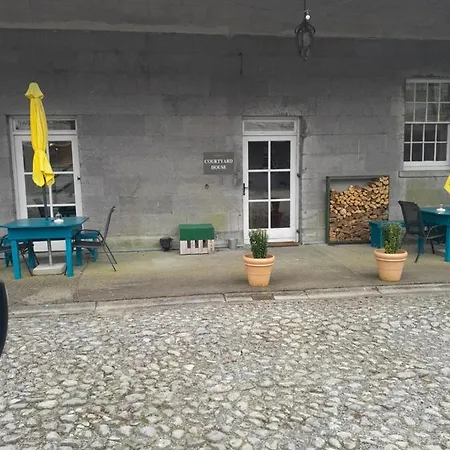 Loughcrew Courtyard House *