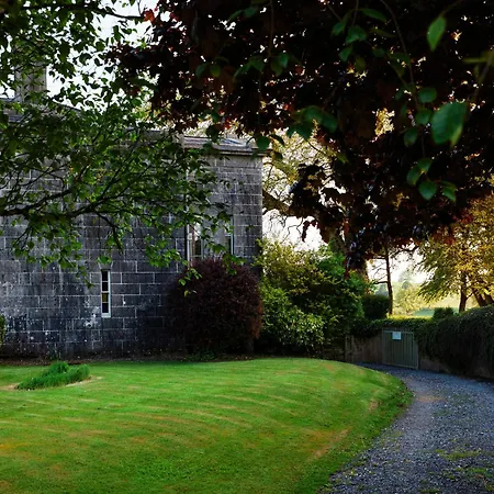 펜션 Loughcrew Courtyard House