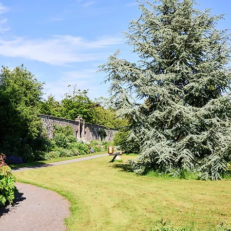 펜션 Loughcrew Courtyard House *