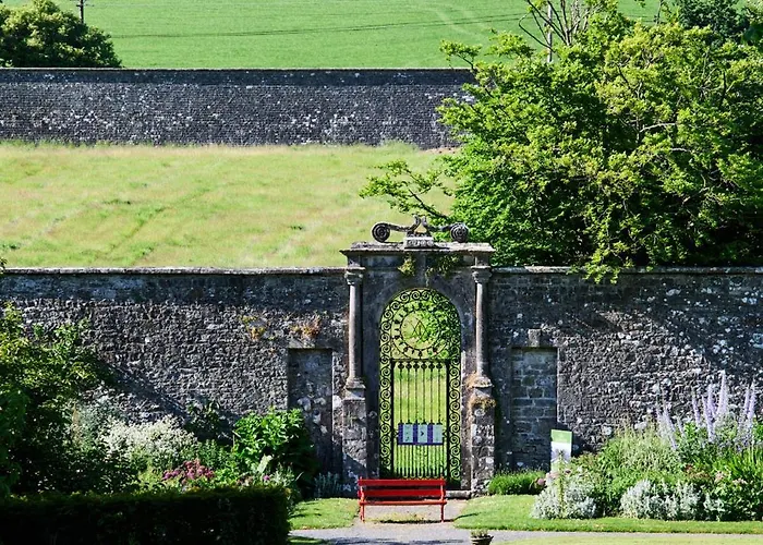Nyaraló Loughcrew Courtyard House *